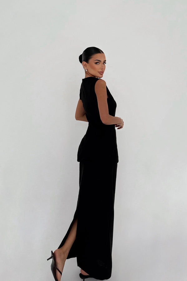 Aireen Elegant Sleeveless Suit